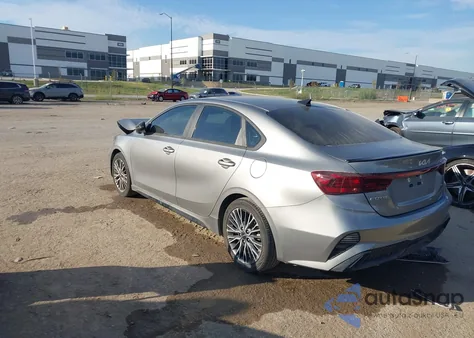 2023 Kia Forte Gt-Line z USA, uszkodzony, nr VIN 3KPF54AD9PE614602